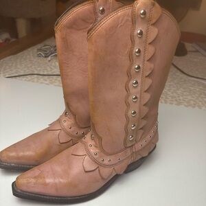 Rockin Country TanLeather Distressed Scalloped Studded Western Cowgirl Boots 9.5